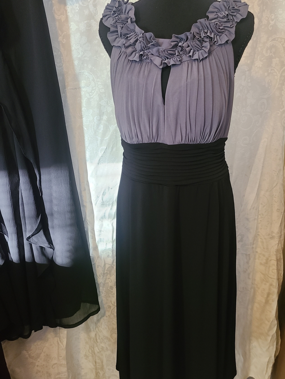 Elegant Two-Tone Ruffled Neck Sleeveless Dress - Black & Lavender